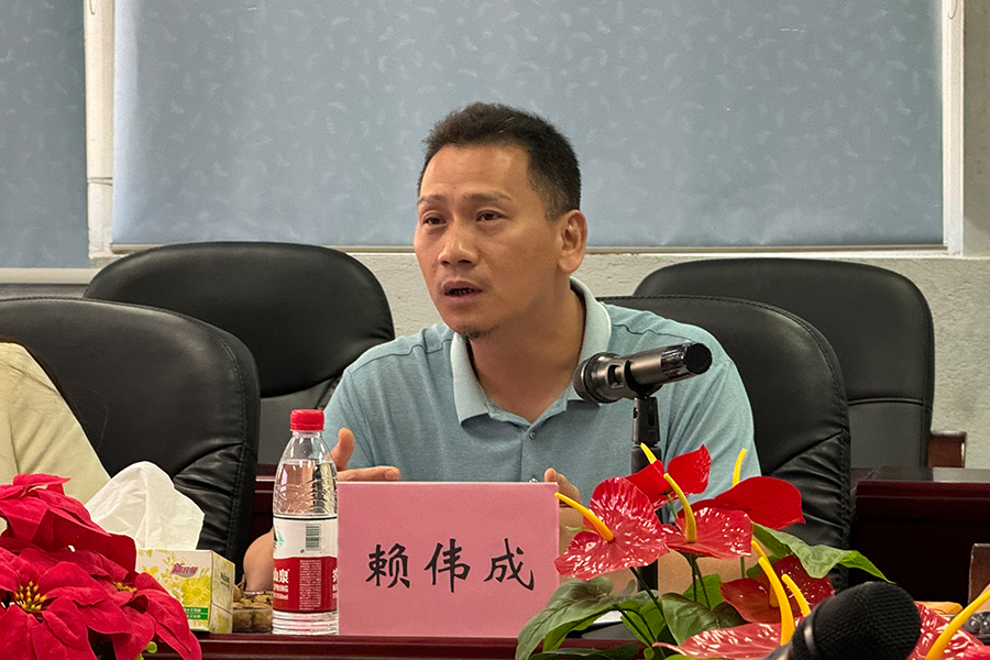 艺术设计学院副院长赖伟成讲话.jpg