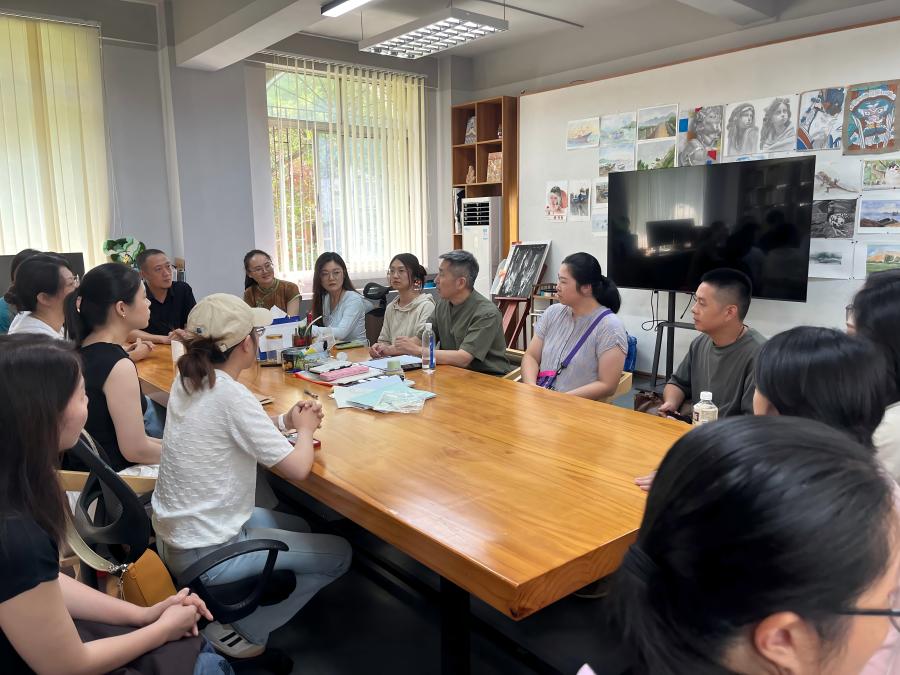 图1会议讨论.jpg
